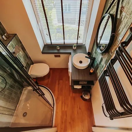 Tiny Oasis - Steps From Oldtown Apartment *